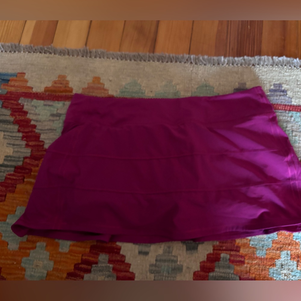 magenta pace rival lululemon skirt mid rise size 10